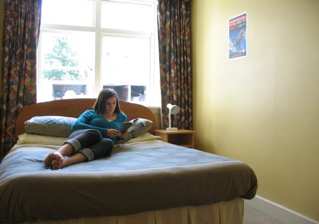 Dorset House Backpackers / Dorset Apartments