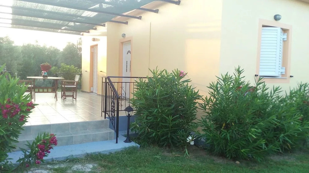 AnthosGuestHouses
