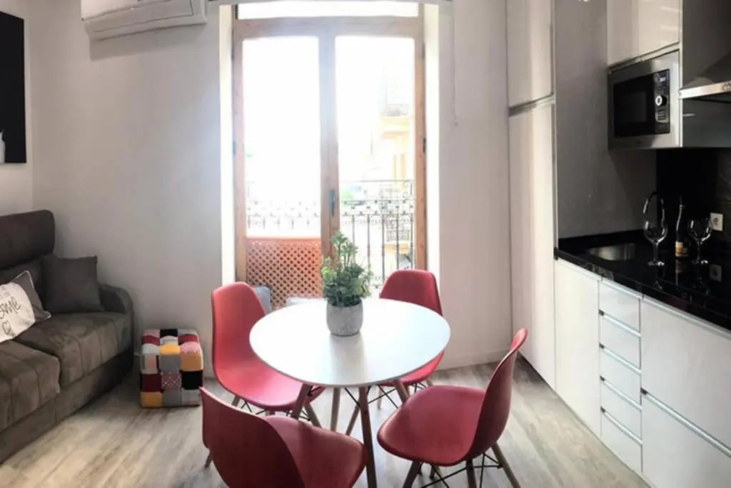 Apartamento de diseño céntrico a 5 min de playa (1º)