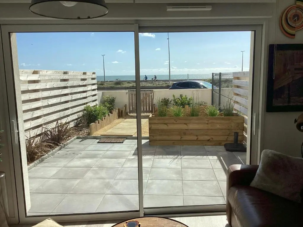 Studio neuf,vintage,terrasse,wifi ,excellence face mer