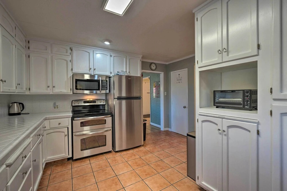 Spacious Wine Country Home: 1 Mi to Downtown Lodi!