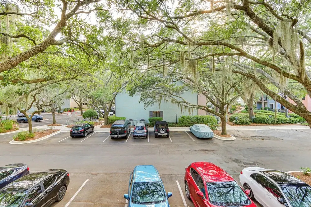 Walk to Harbour Town: Quaint Sea Pines Gem