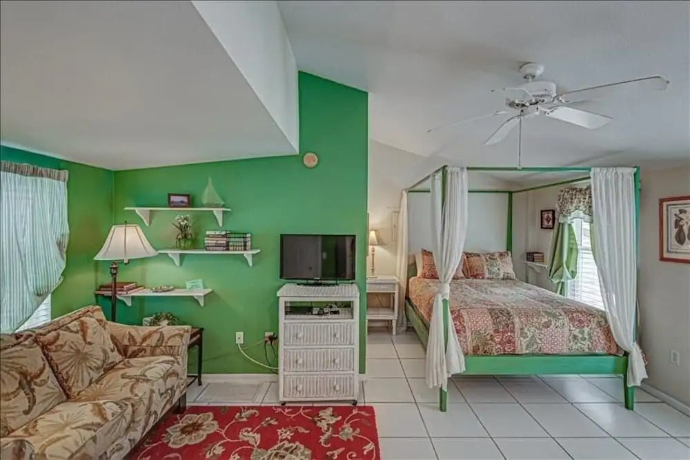 Anchor Inn - Unit 2 1 Bedroom Home
