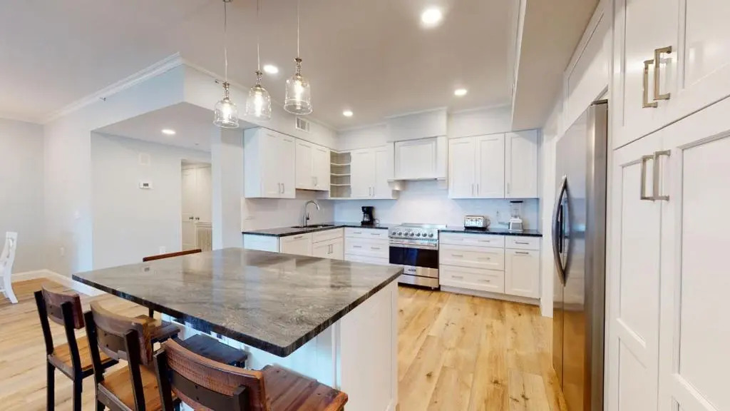 5107 Hampton Place South