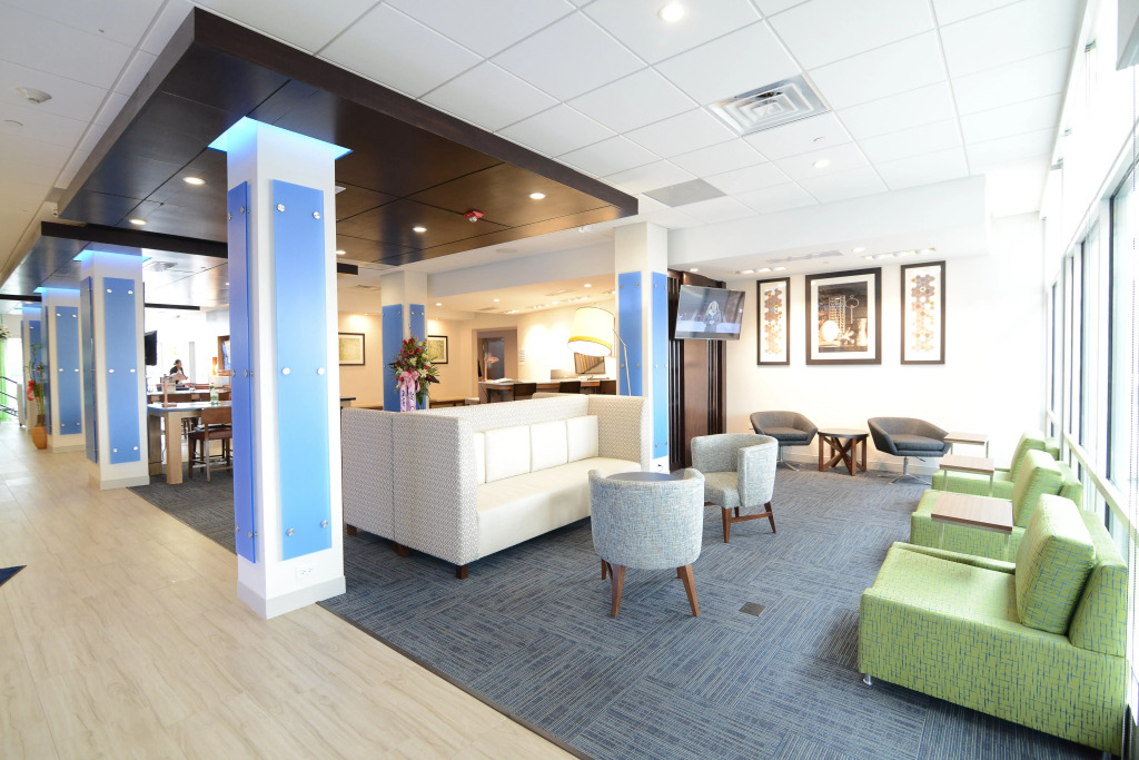 Holiday Inn Express & Suites Chicago North Shore - Niles by IHG
