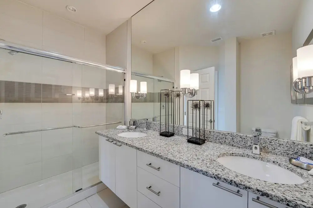 Townhome with Lanai about 9 Mi to Disney!