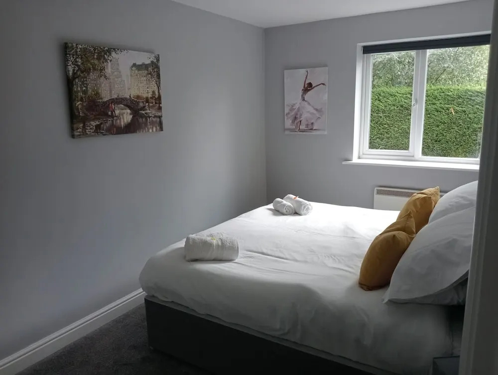 Beautiful and Secluded ,detached Garden Apartment