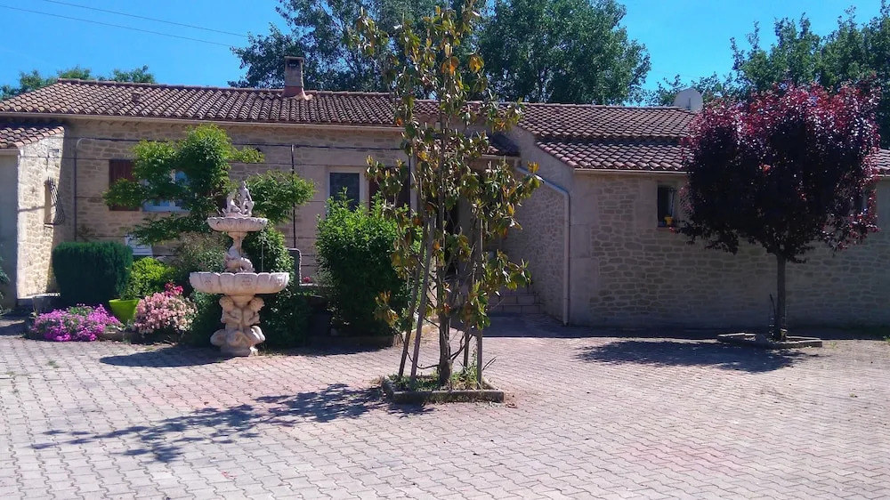Studios Villa Eden
