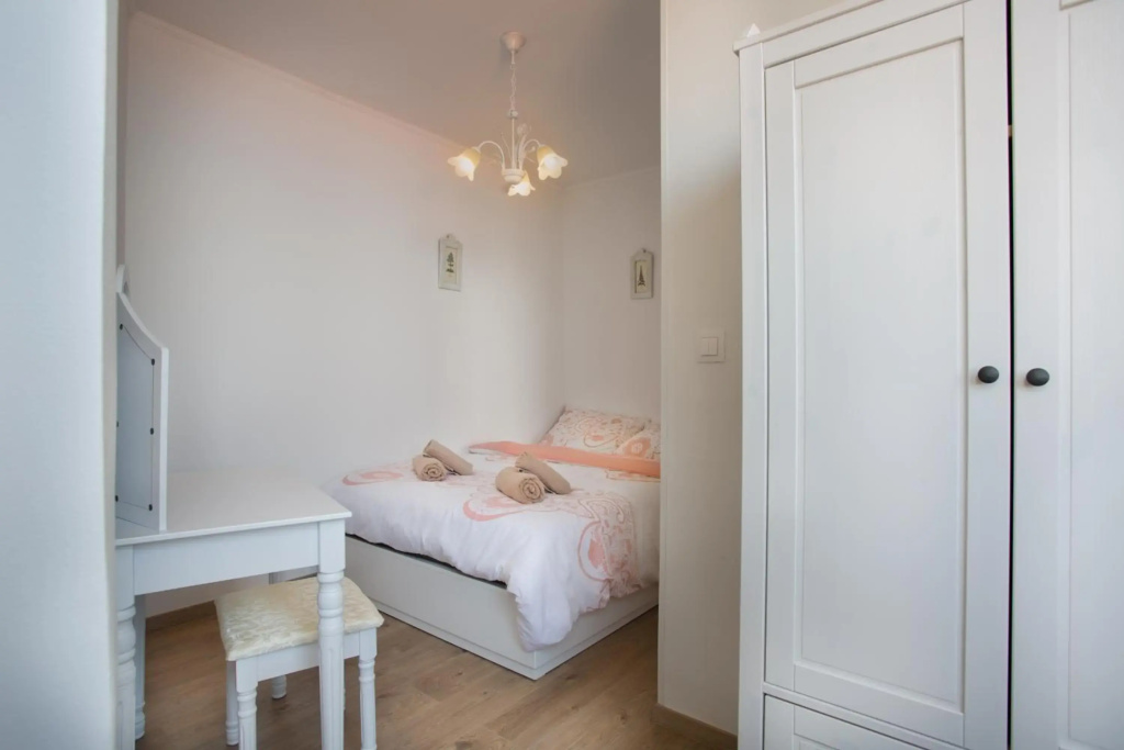 Apartment Zlatni Potok - View of the Old Town & Free Parking & 15 Minute Walk To the Center