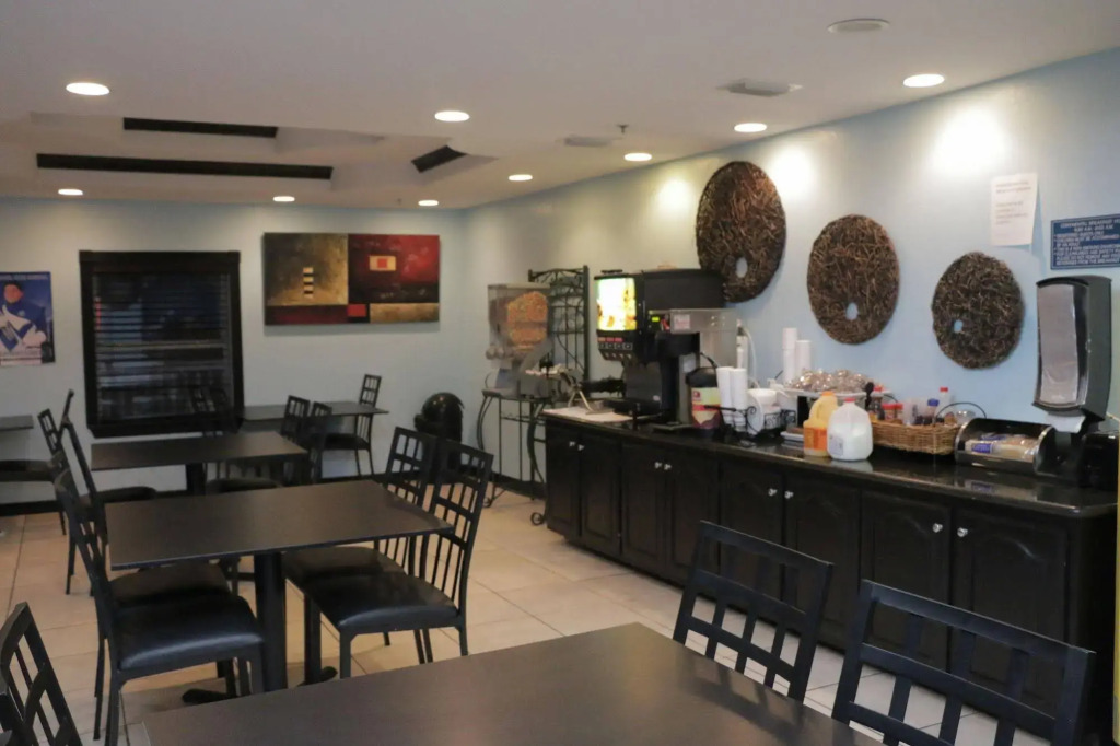 Blue Bay Inn and Suites