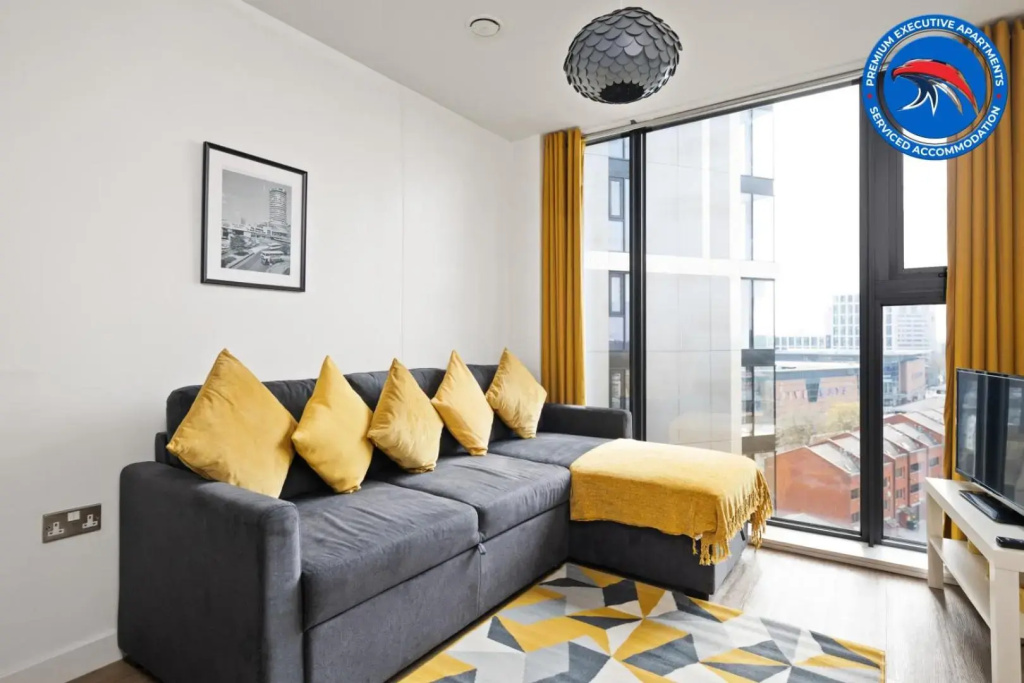 LONG STAYS - 30 AND 15 PERCENT OFF MONTHLY & WEEKLY STAYS, PERFECT FOR BUSINESS, FAMILIES, RELOCATIONS AND LEISURE- Book Today at Premium Executive Serviced Apartments - Birmingham City Center - WestGate, 1 Bed Apt, FREE WI-FI