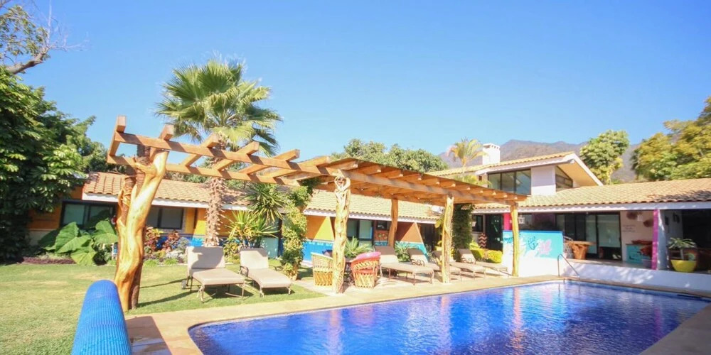 Charming 1 Bedroom Hotel With Pool View