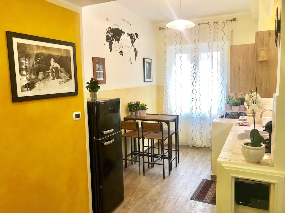 Genova Center Apartment - San Martino