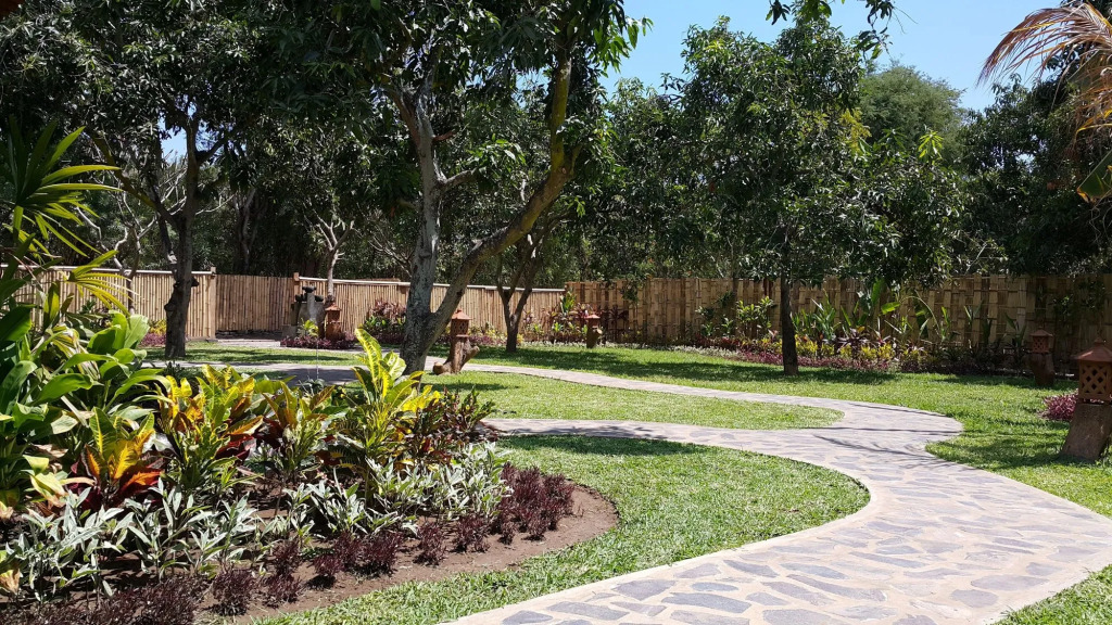 Mango Tree Inn