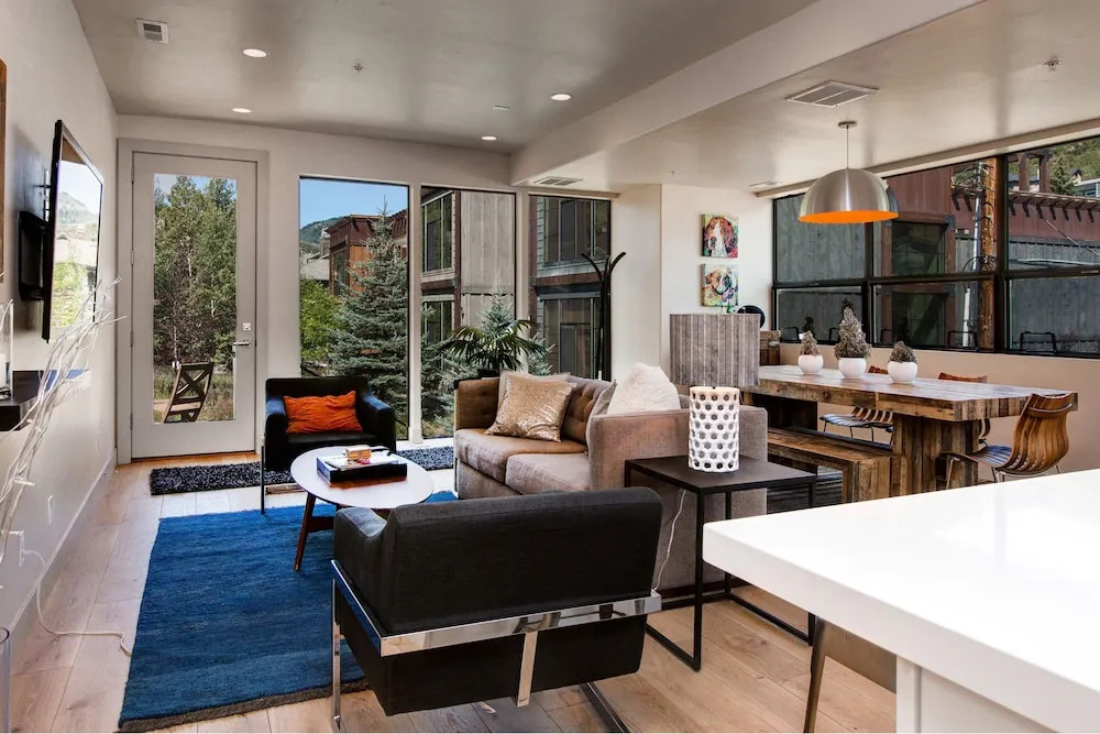 Rooftop Deck with Dowtown Views by RedAwning