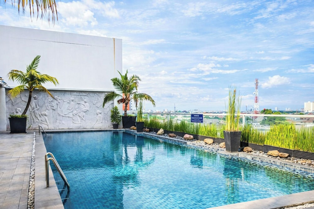 Modern Studio Near Petra Christian University At The Square Surabaya Apartment
