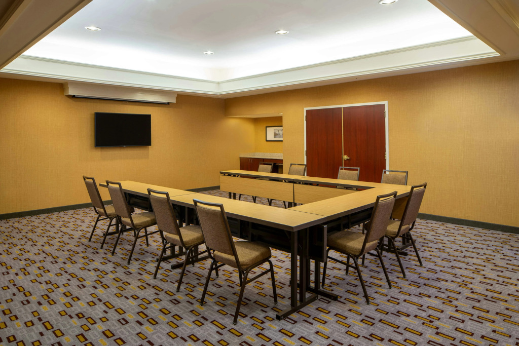 Courtyard by Marriott Covington / Mandeville