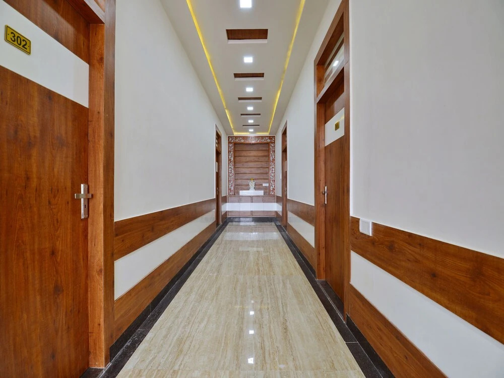 OYO 13860 Panchsheel Plaza
