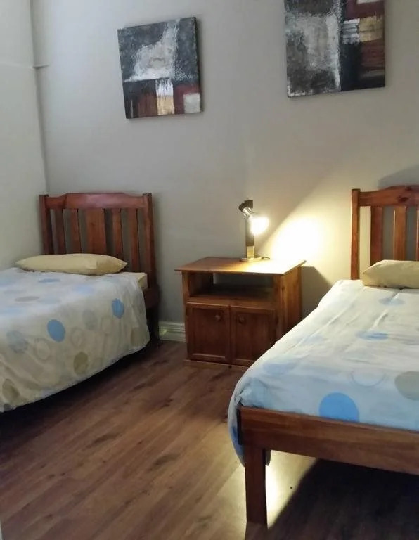 Willow Court Motel