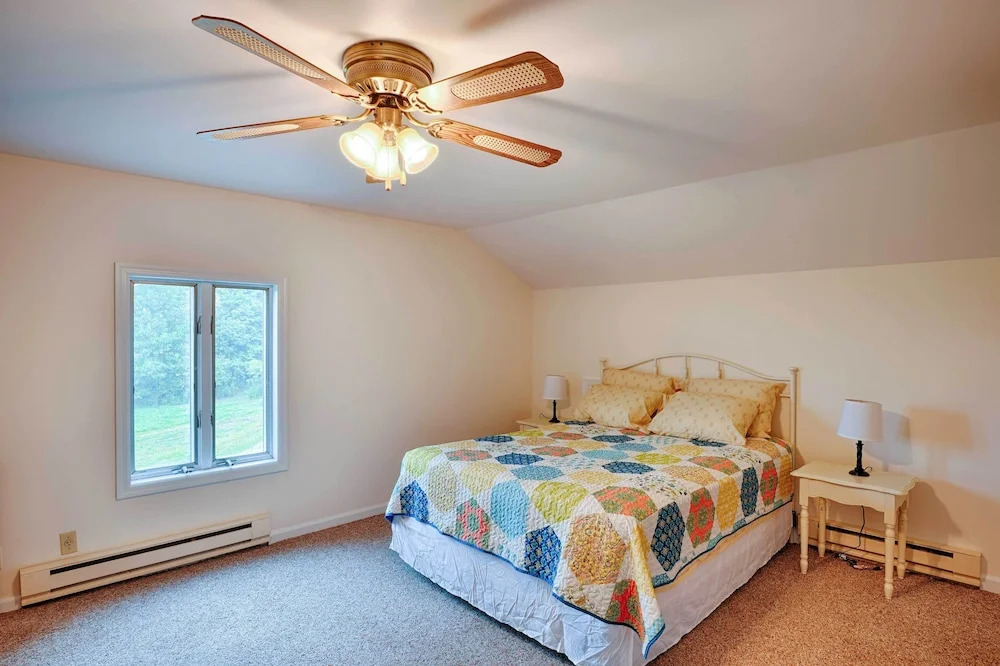 Mountain Top Country Hideaway: 48 Acres, Fire Pit!