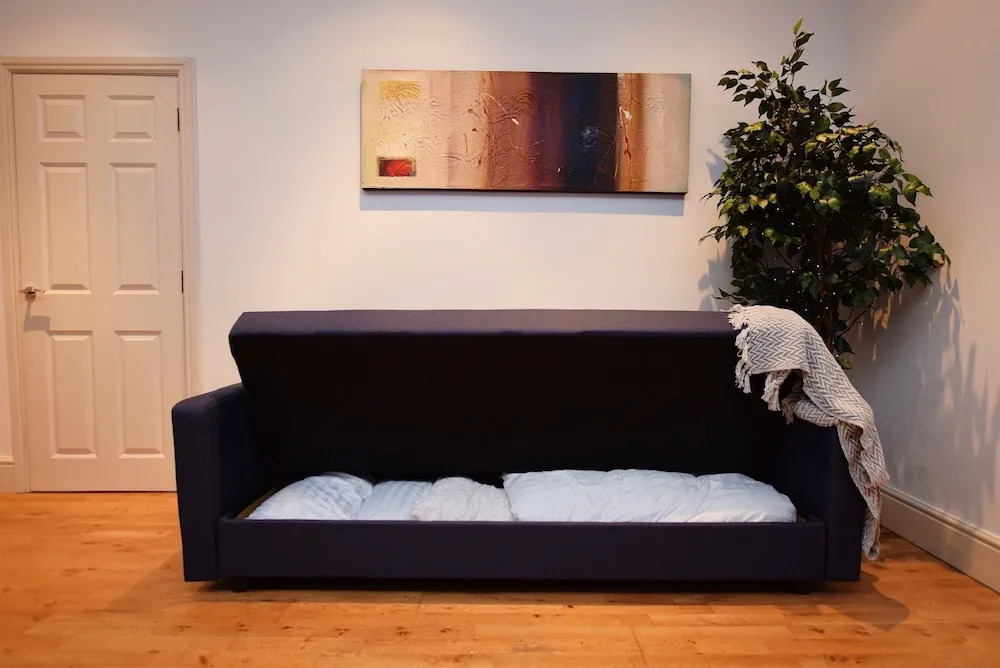 Perfect for Uni and City Stays - Modern 2-Bed with Parking