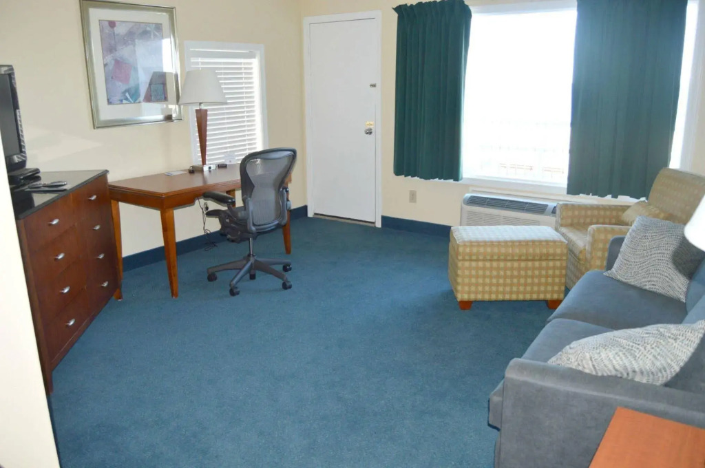 Hampton House Hotel