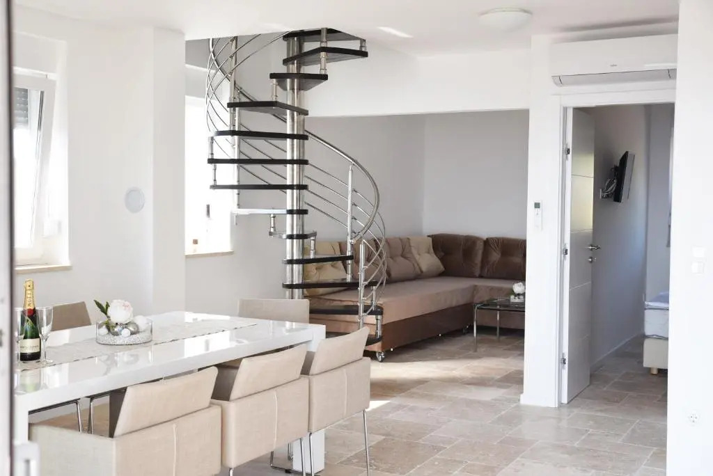 Villa M - Your business & holiday apartment in Sibenik