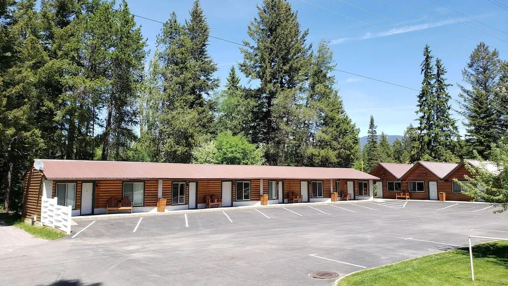 Beargrass Lodging & RV Resort