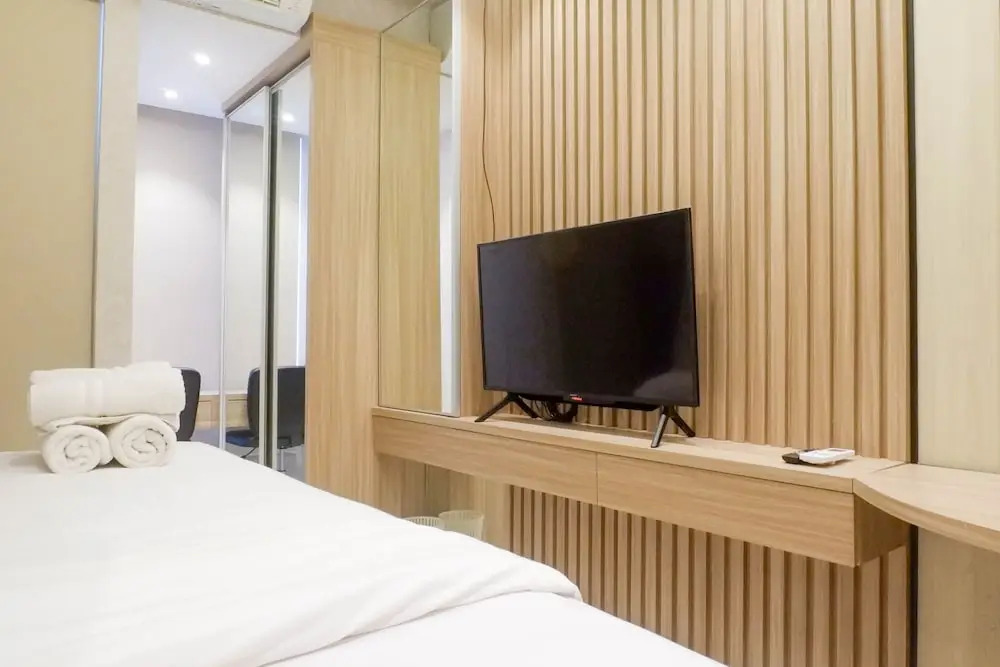 Best Studio Benson Apartment Connected to Pakuwon Mall next to Anderson