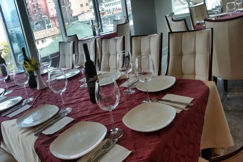 Hotel Arifi
