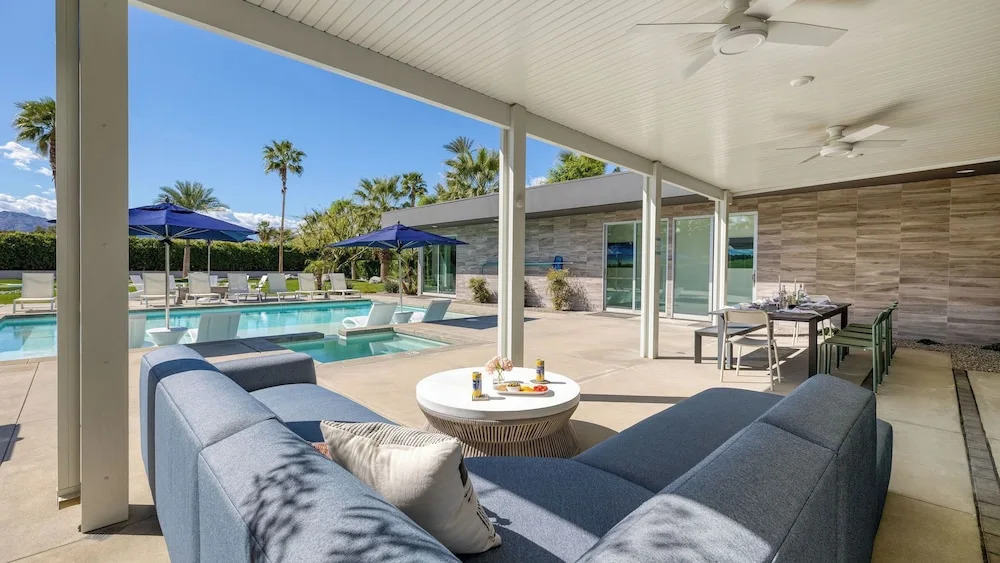 Avantstay Polo Villa Halo Pickleball, Putting Green Sleeps 28