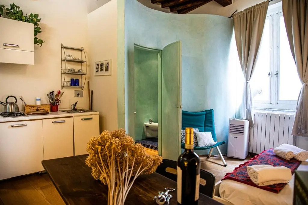 Studio in Tornabuoni within a Renaissance building
