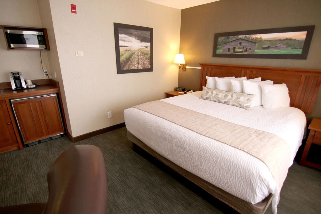 Cmon Inn & Suites Fargo
