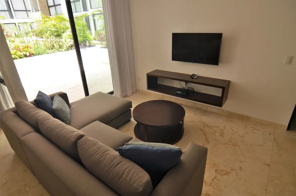 Anah Downtown condo