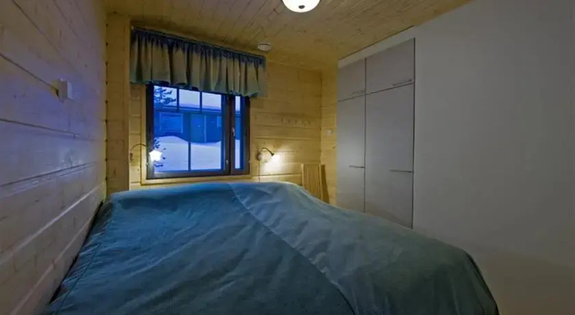 YlläsFeeniks