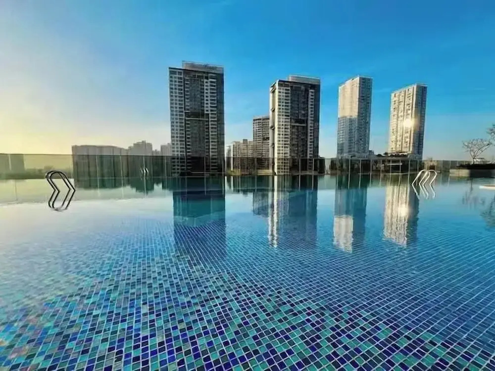 Lumiere Riverside Heera Stay Apartment