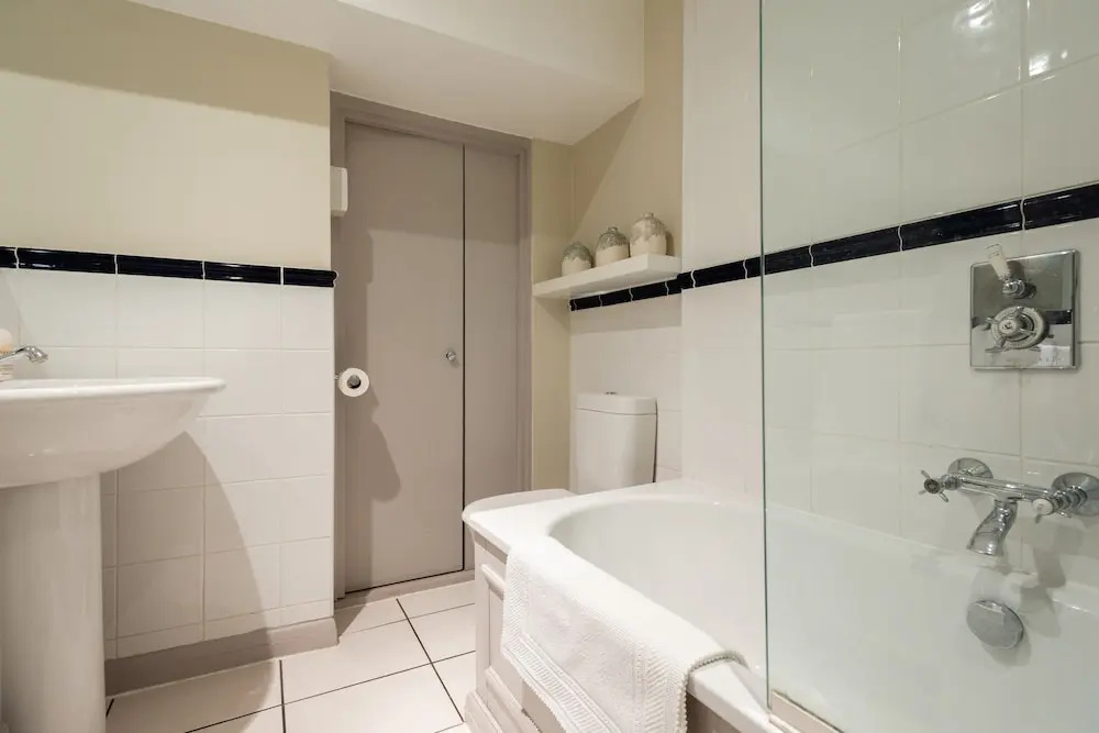 The Luxe Chelsea Townhouse