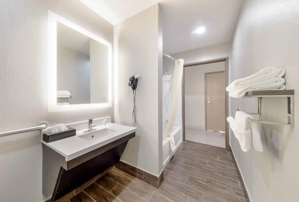 Quality Inn & Suites North Mesquite I-30