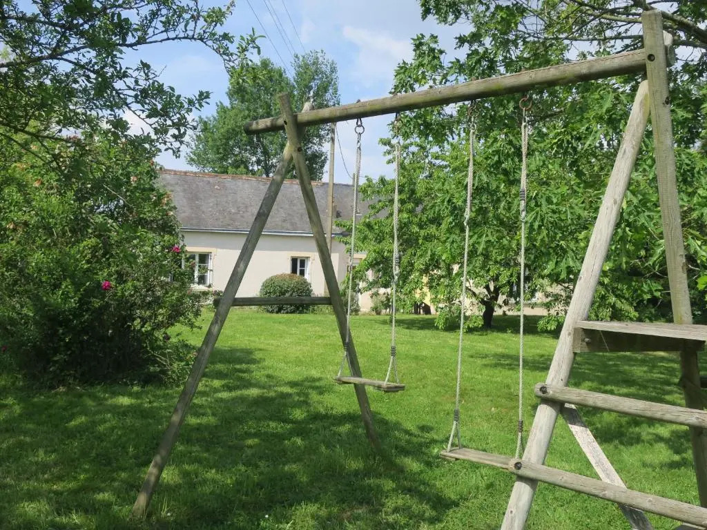 Gîte Montreuil-le-Henri, 5 pièces, 10 personnes - FR-1-410-184