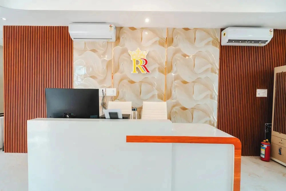Travinities Hotel - The Royal Palace