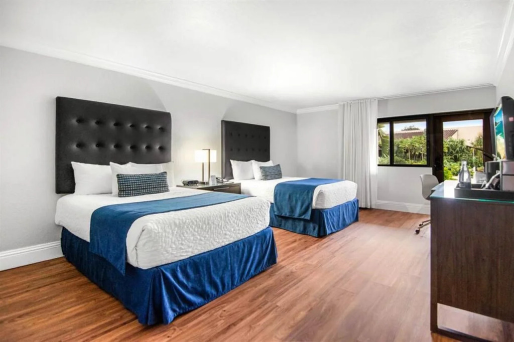 Miami Lakes Hotel