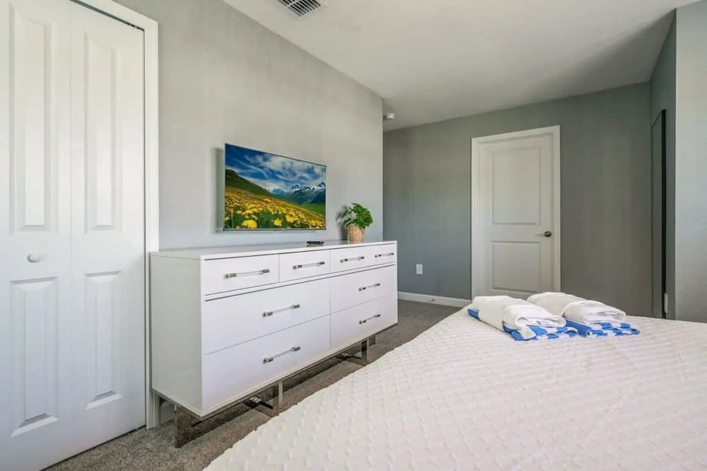 Luxury 5BR Home w/ Private Pool Near Disney