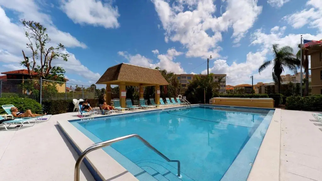 Prime Location I 2 Bed Setup Directly Across Street From South Beach Access