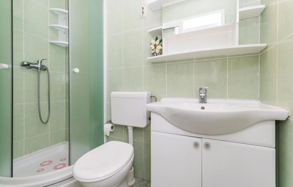 Amazing Home in Stratincica With Wifi and 5 Bedrooms