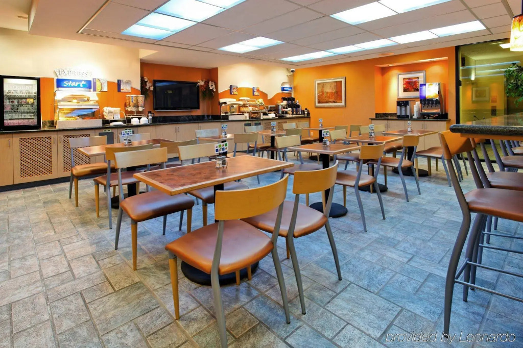 Holiday Inn Express & Suites Santa Clara - Silicon Valley by IHG