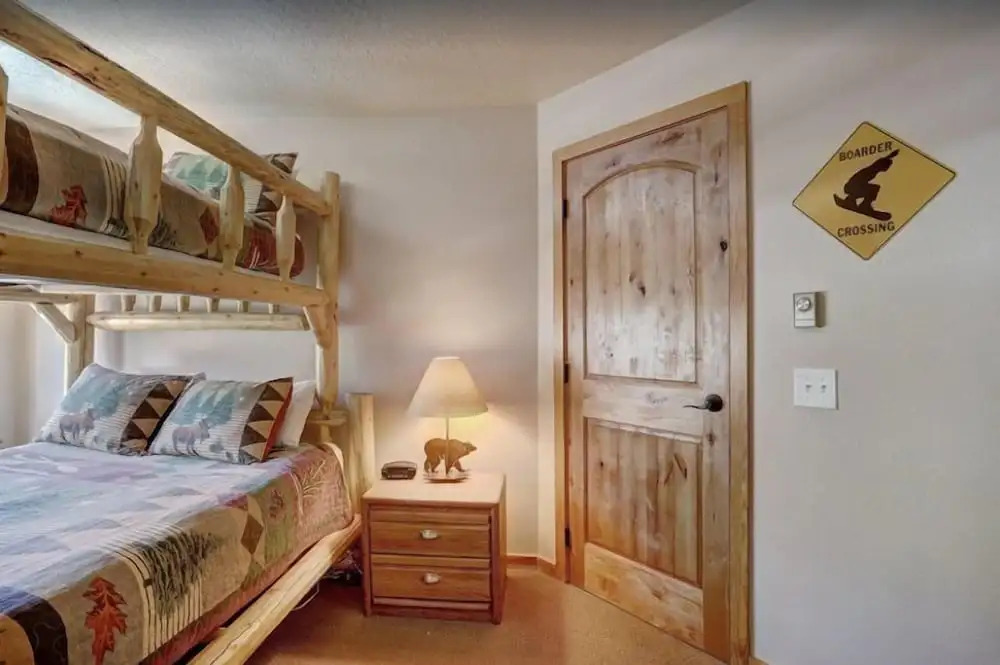 2 Bedroom Condo In West Keystone Near Lakeside Village