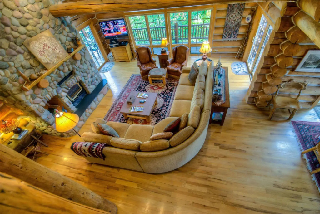 Private Home by Retreatia