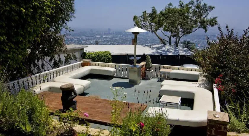 Hollywood Celebrity Estate by LuxPads
