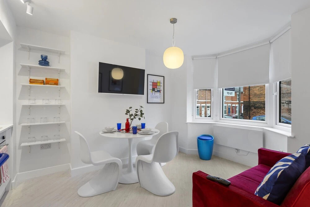 OnPoint -3 Bed House - Parking