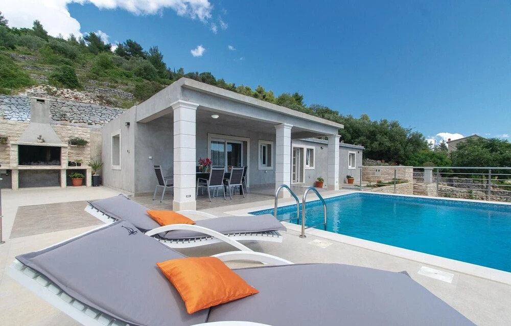 Beautiful Home in Vela Luka With Wifi and 3 Bedrooms